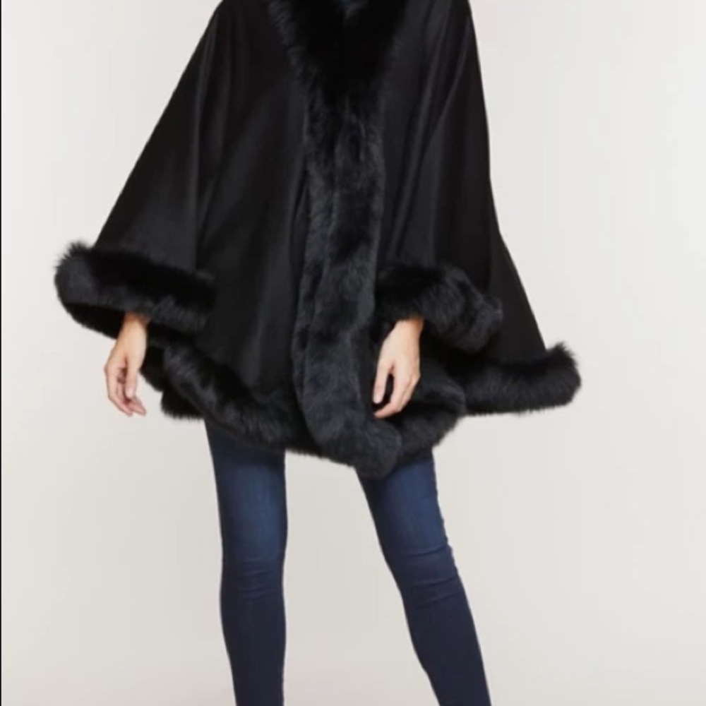 Real Fox & Cashmere / Wool cape! It’s incredible!